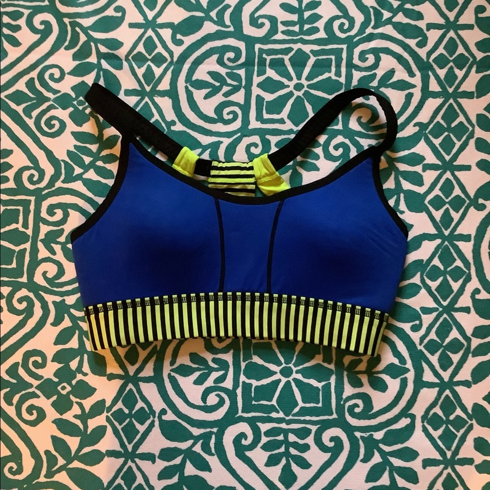 Women’s sports bra